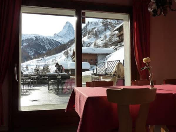 Alpenrose Hotel Zermatt Exterior photo